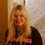 Mariie : Une Artiste au Cœur des Fêtes Familiales